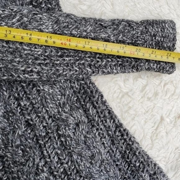 Aerie Gray asymmetrical.‎ cardigan S/P - Picture 6 of 11